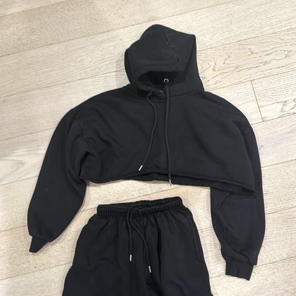 Nasty gal black cropped hoodie and sweatpants set S/M - Picture 2 of 3
